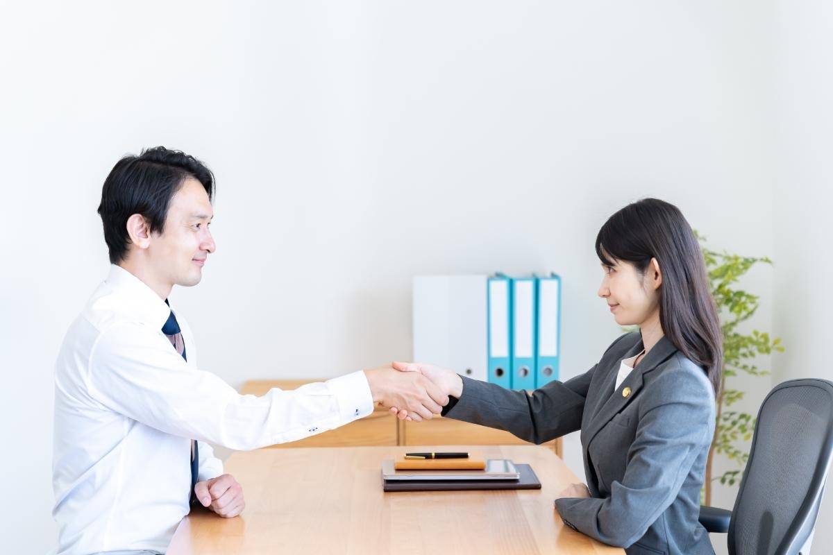 弁護士に初めて依頼する際に必要な持ち物と準備の流れ、注意点を解説